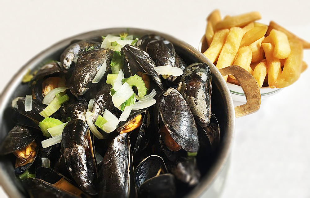 Moulesfrites In Aux Armes de Bruxelles TasteAtlas authentic restaurants