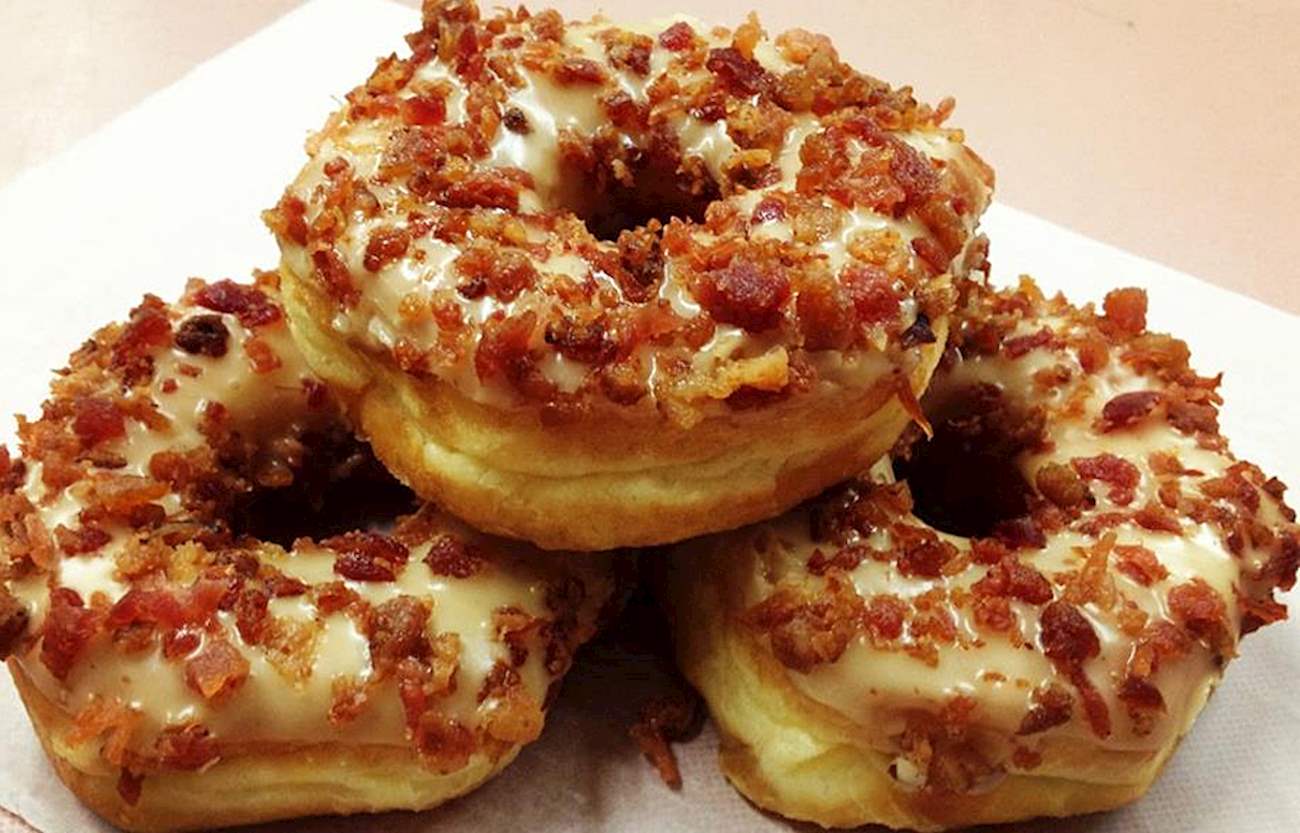 Maple Bacon Donut In Gibson’s Donuts TasteAtlas
