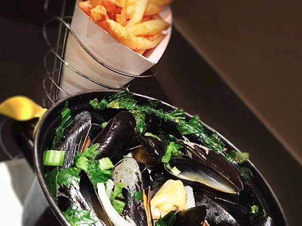 Moules Frites In Le Chou Tasteatlas Recommended Authentic Restaurants Source From tasteatlas.com Image Size Width 450 x Height 600 Moules Frites In Le Chou Tasteatlas Recommended Authentic Restaurants - Restaurant Luxembourg Moules Frites