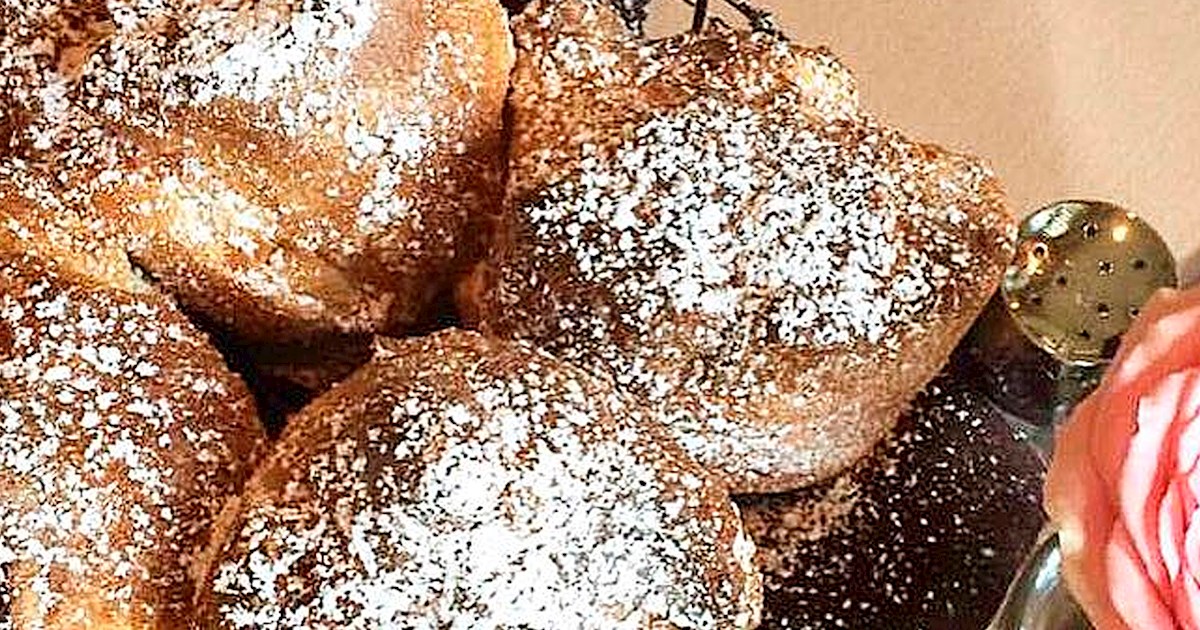 Popovers In Paulette's Restaurant TasteAtlas authentic