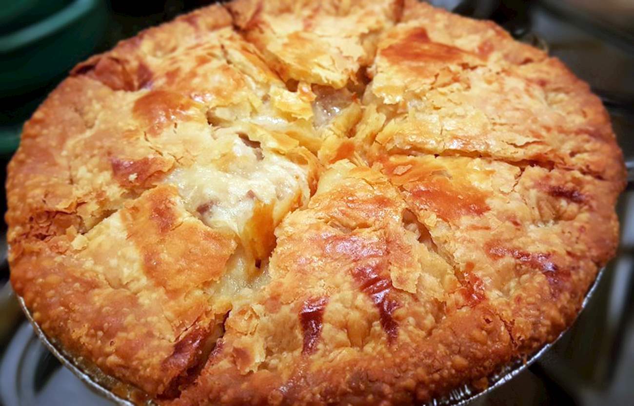 chicken-pot-pie-in-centerville-pie-company-pie-shop-tasteatlas-recommended-authentic