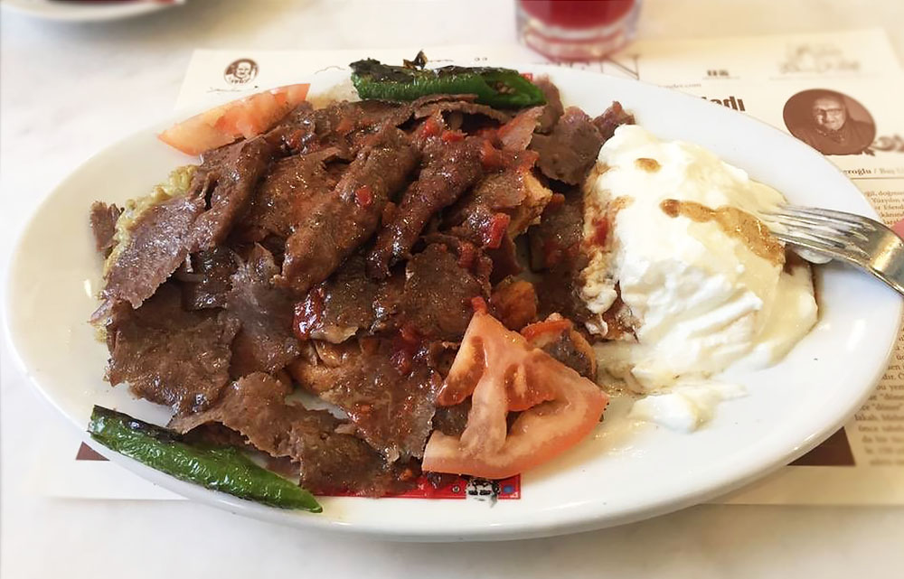 İskender Kebap | Traditional Lamb and Mutton Dish From Bursa, Turkey ...