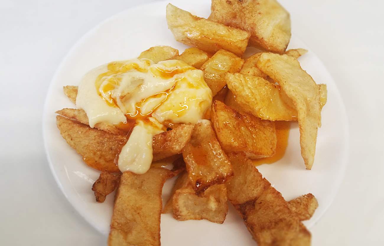 Patatas Bravas In Bar Tomás de Sarrià TasteAtlas