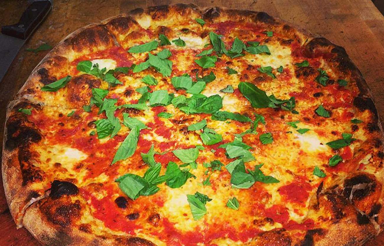 Pizza Margherita In Apizza Scholls | TasteAtlas | Recommended authentic ...