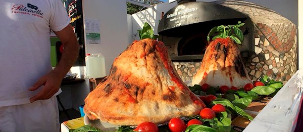 Napoli Pizza Village | Food festival in Naples | Where? What? When?