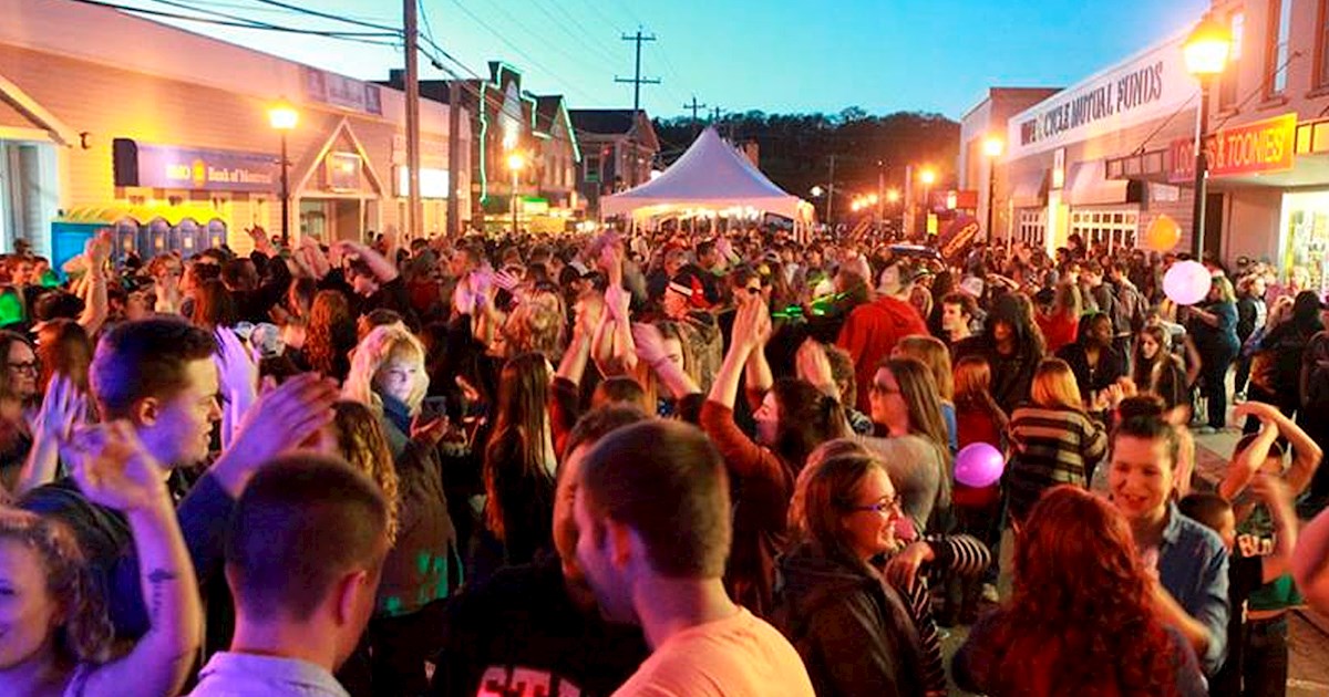 Annapolis Valley Apple Blossom Festival Fruit festival in Kentville