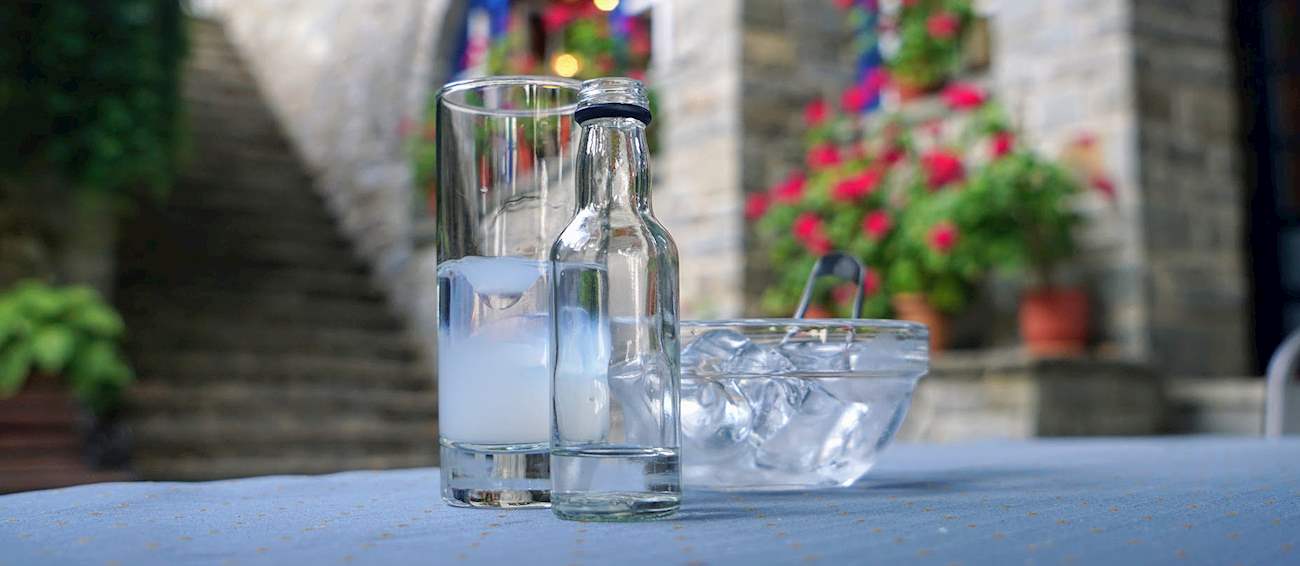 10 Most Popular Greek Beverages TasteAtlas