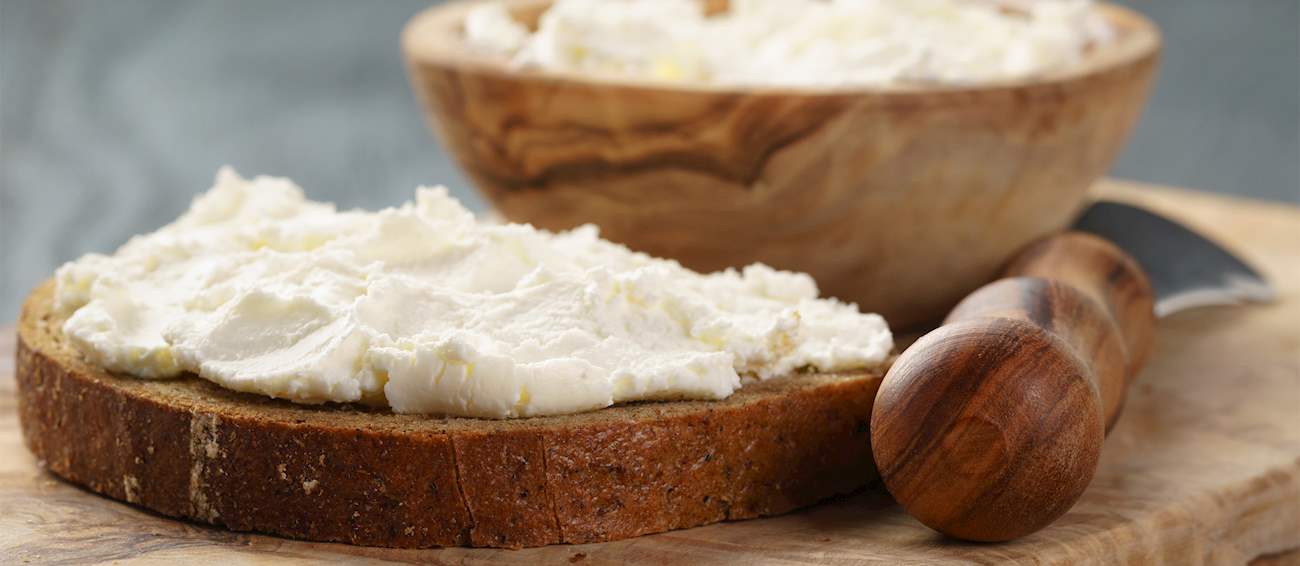 5 Worst Rated Sheep's Milk Cheeses in the World
