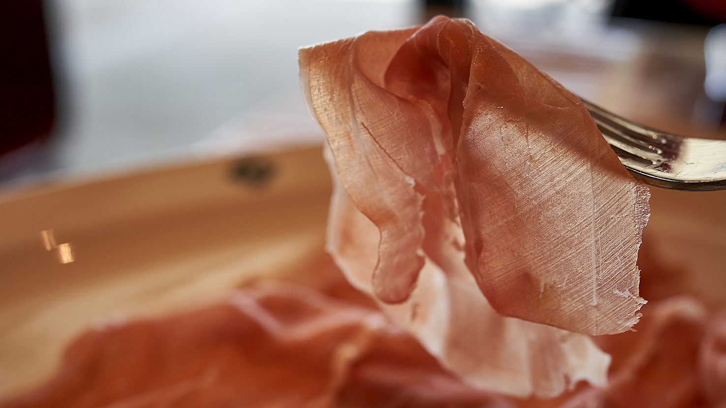 Money, Culture, Beauty. The Botti Family, image size:1476x830