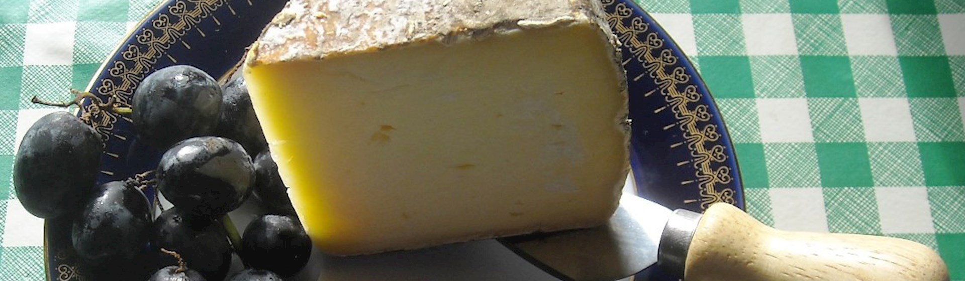 Top 9 Southwestern English Washed Rind Cheeses - TasteAtlas