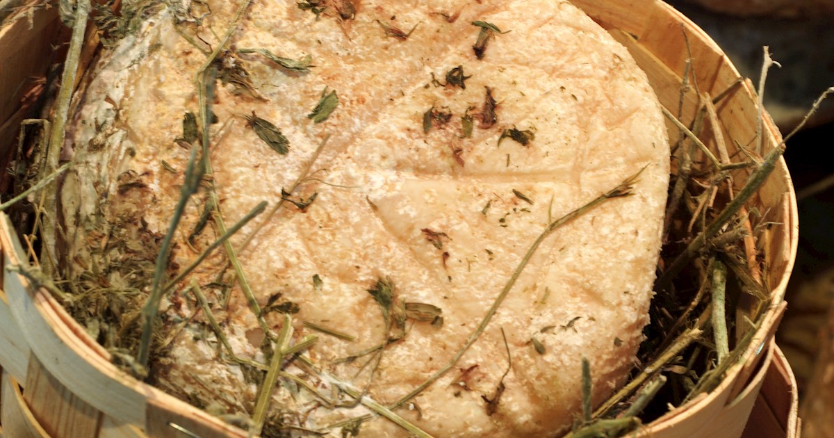 4 Best Natural Rind Cheeses in the Province of Reggio Emilia - TasteAtlas