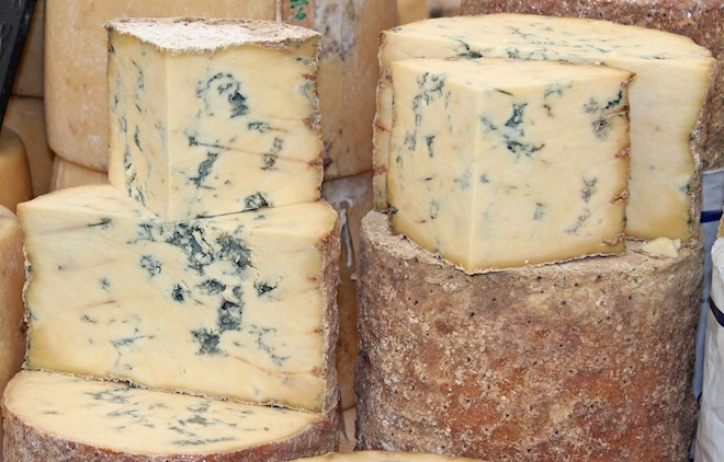 Eat Local in Camembert