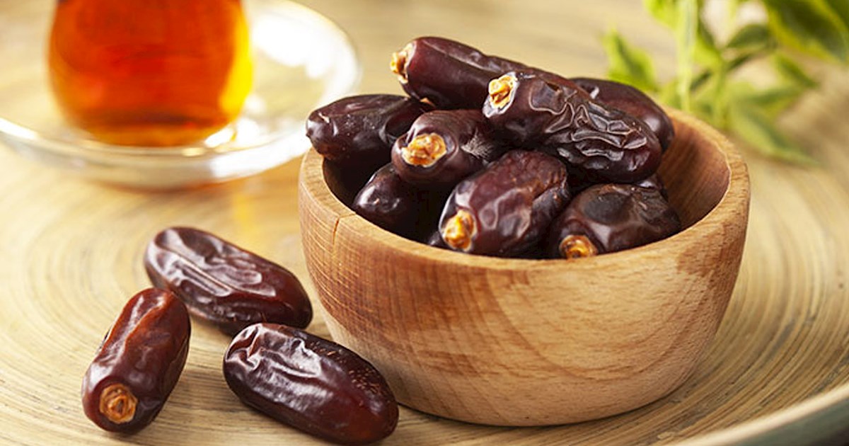 Rabbi Dates Local Dates From Sistan and Baluchestan Province, Iran