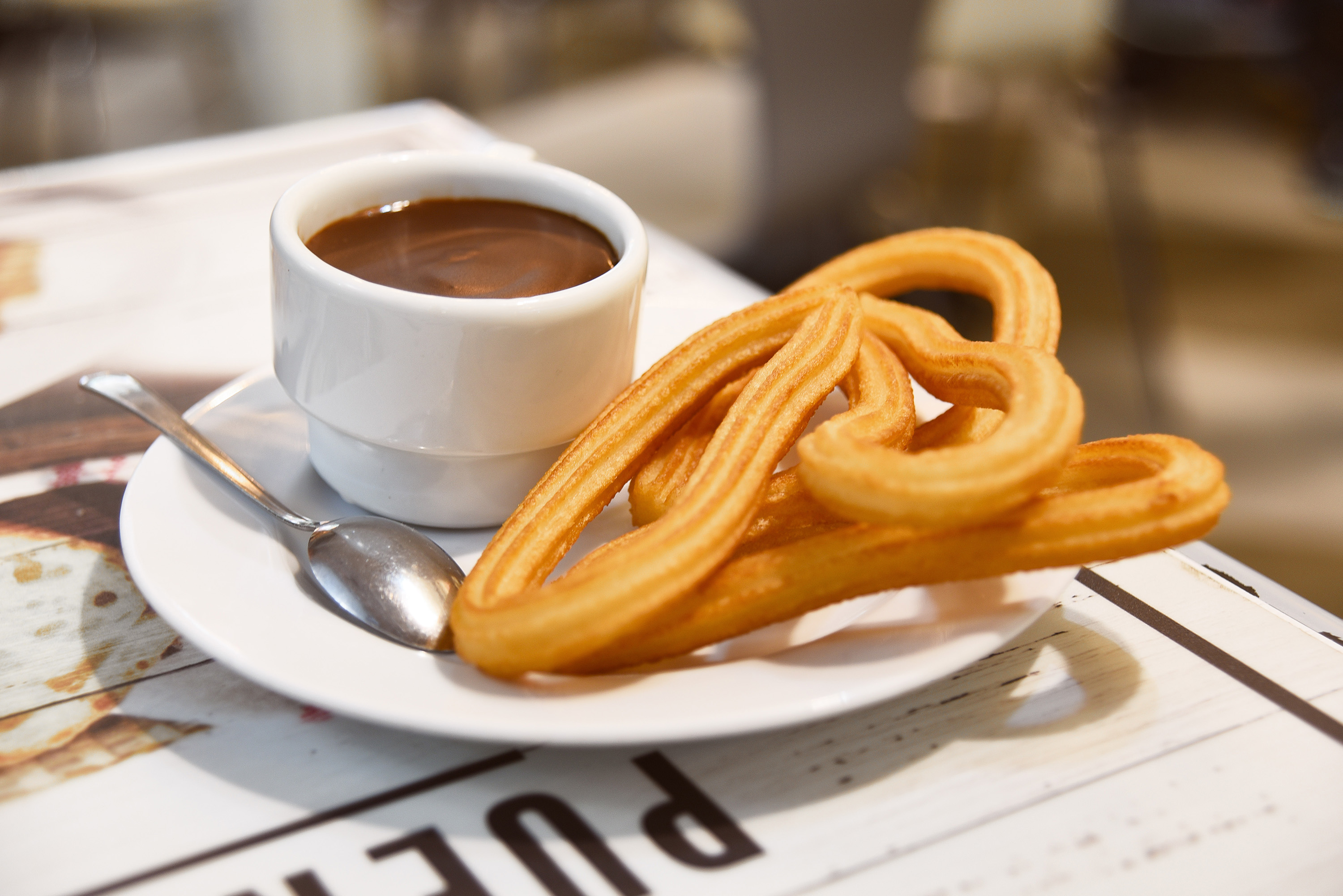 chocolate-caliente-spain-local-dairy-beverage-from-spain