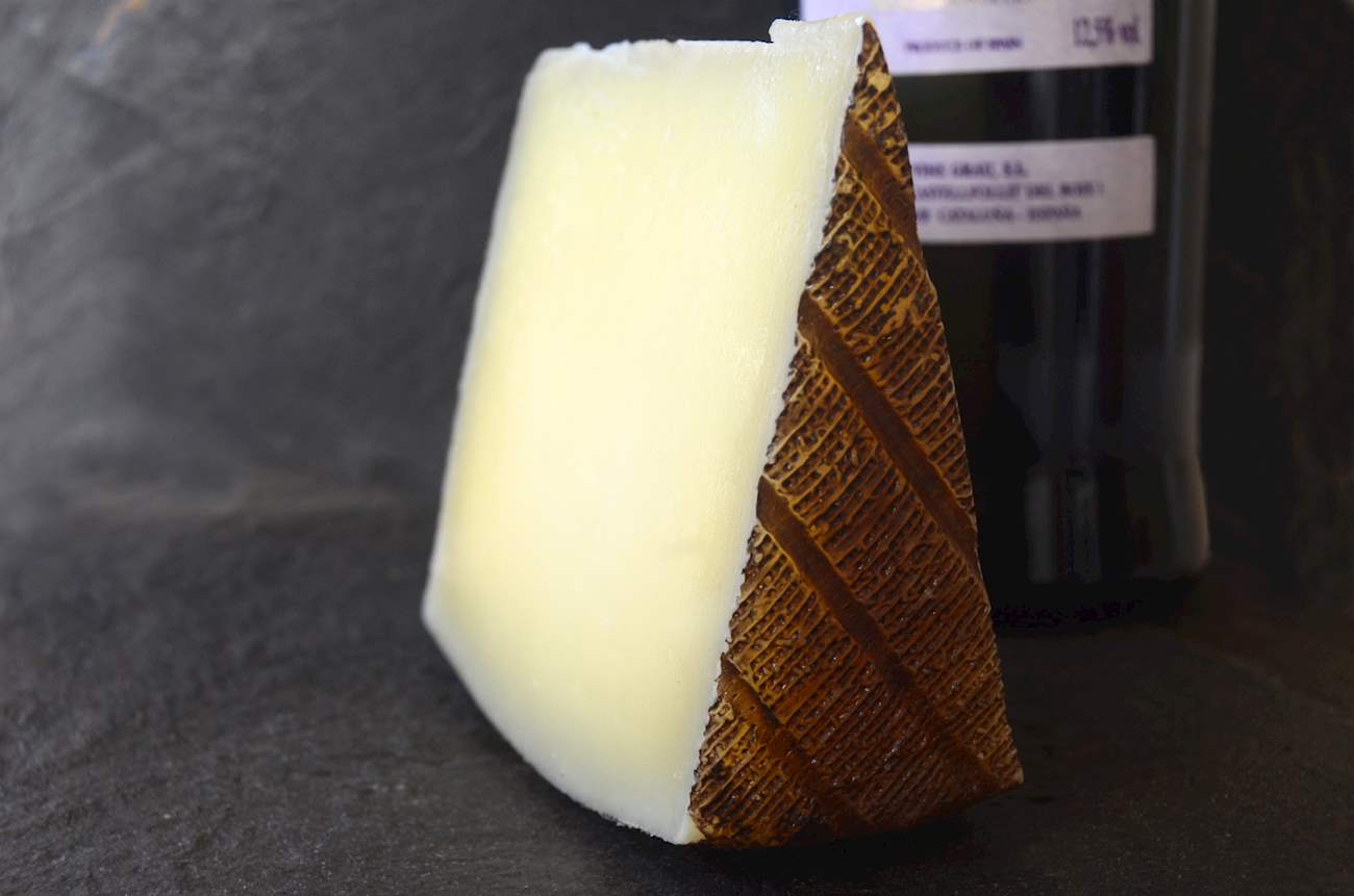 5 Best Waxed Rind Cheeses in Spain TasteAtlas