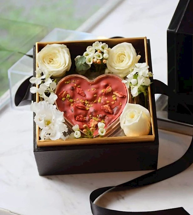 Comfort Chocolate Bar - Jasmine & Strawberry