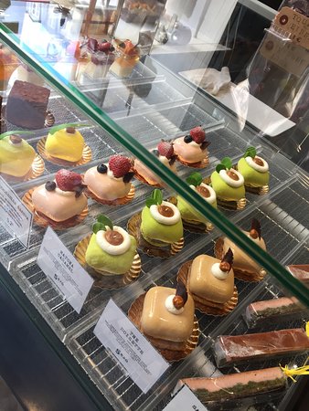 Les Trois Chocolats Paris Vin-sho - Best Gourmet Products | TasteAtlas