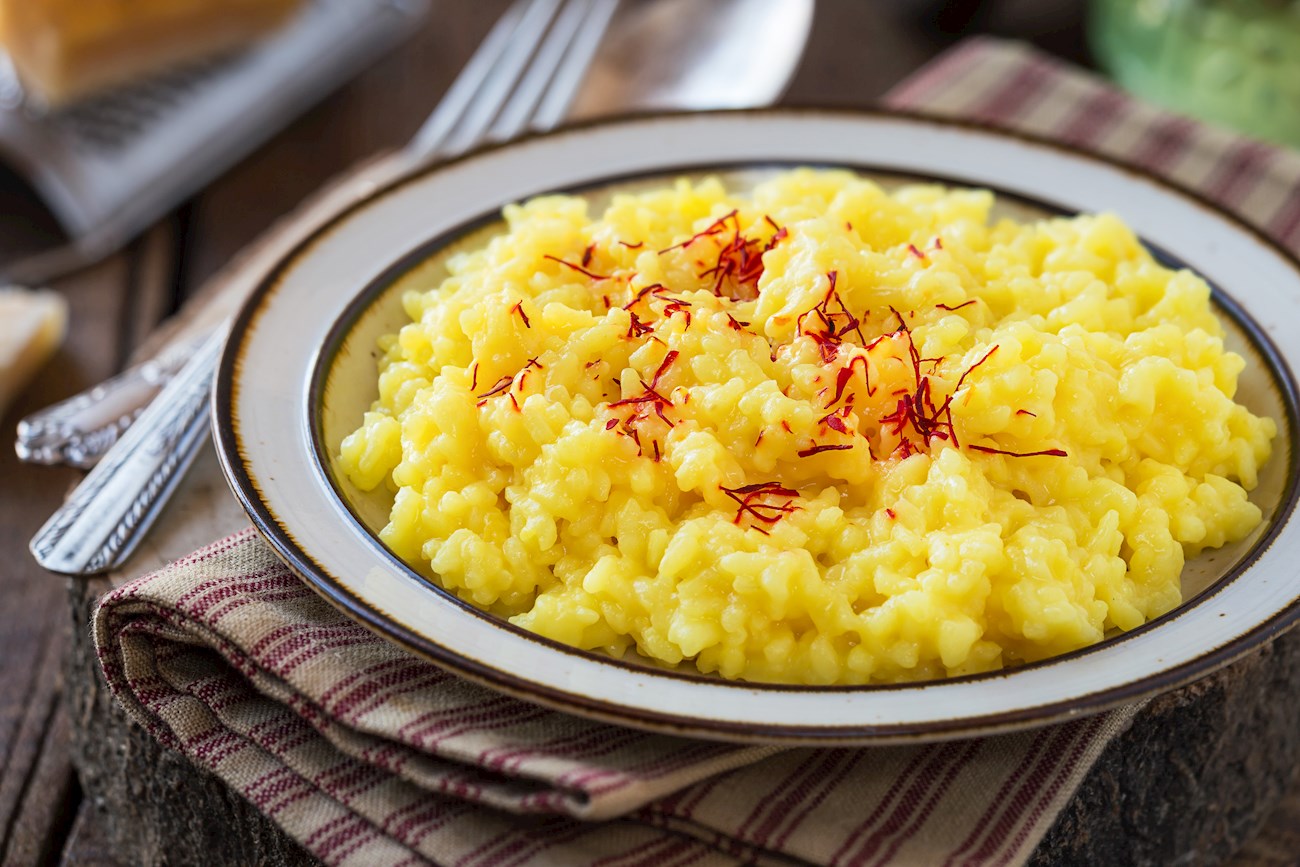 Risotto Alla Milanese Authentic Recipe Tasteatlas 