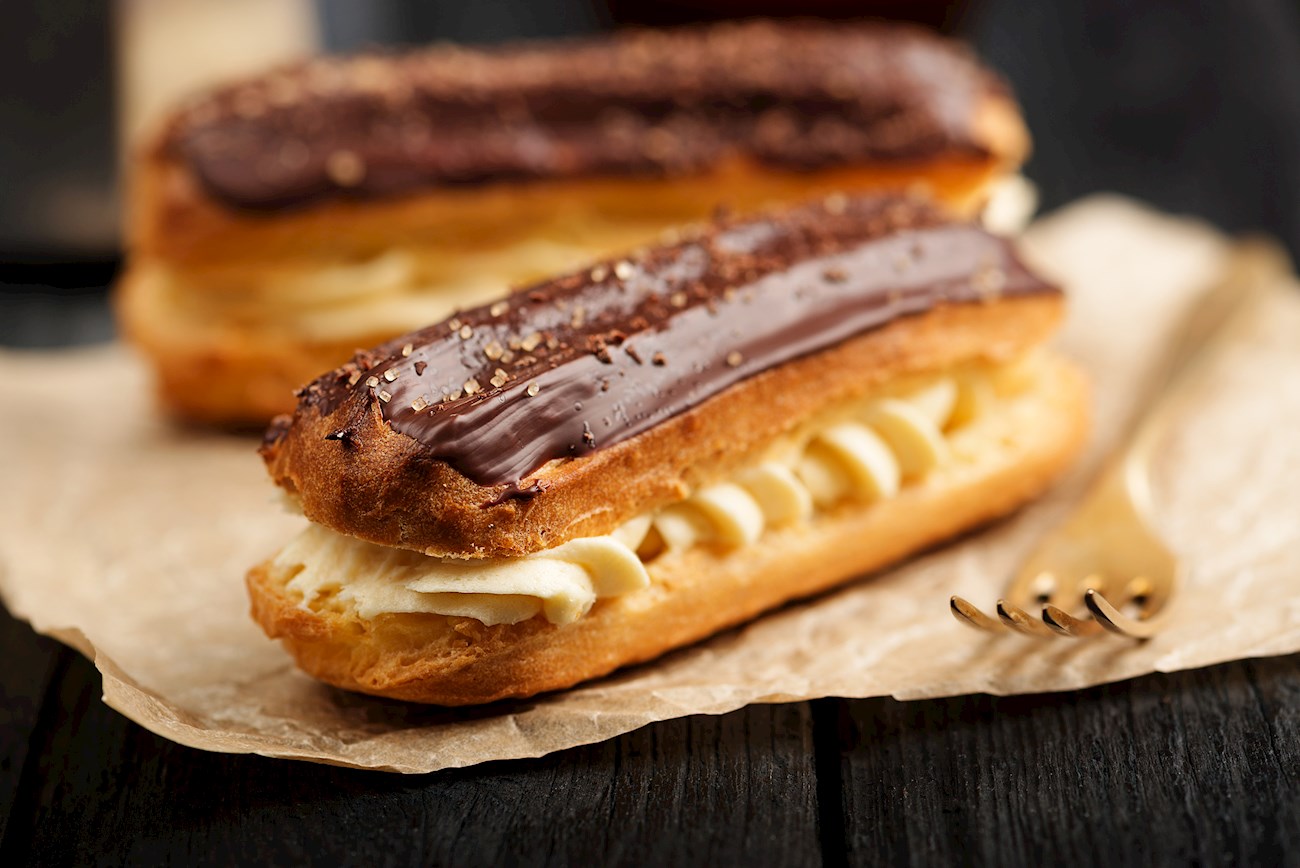 Chocolate Éclair Fauchon Authentic Recipe | TasteAtlas