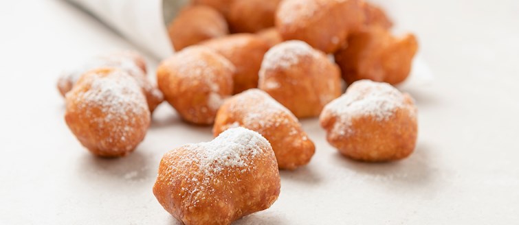 Smoutebollen - Belgian Oliebollen with Lager Beer