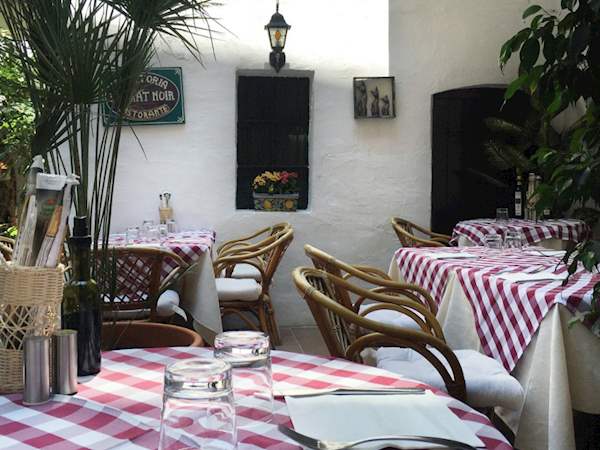 Le Chat Noir Tasteatlas Recommended Authentic Restaurants