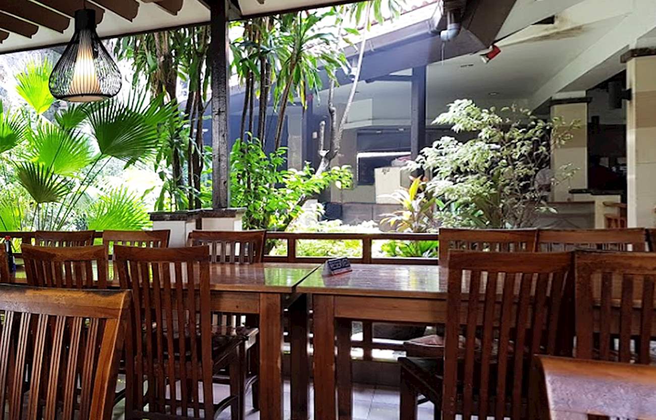 The New Sunset Lounge at New Pondok Sara Villas