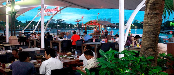 The Best Restaurants in Southeast Asia Serving Street Foods | TasteAtlas