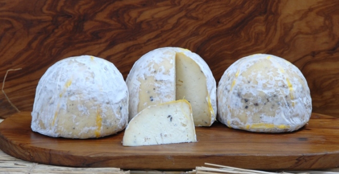 Gaperon Local Cheese From Auvergne France Tasteatlas 